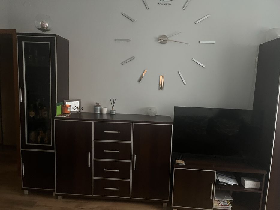 Meble pokojowe brązowe