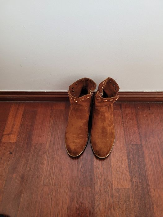 Botas em pele género veludo 39