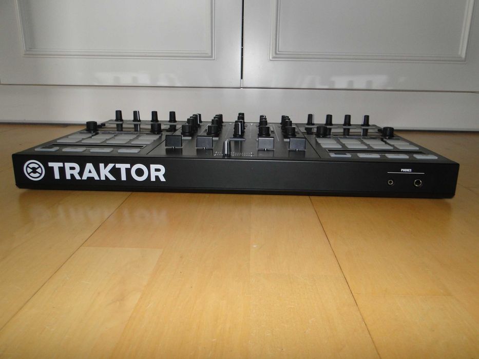 Flagowy Kontroler Dla DJ Native Instruments TRAKTOR KONTROL S5.Okazja