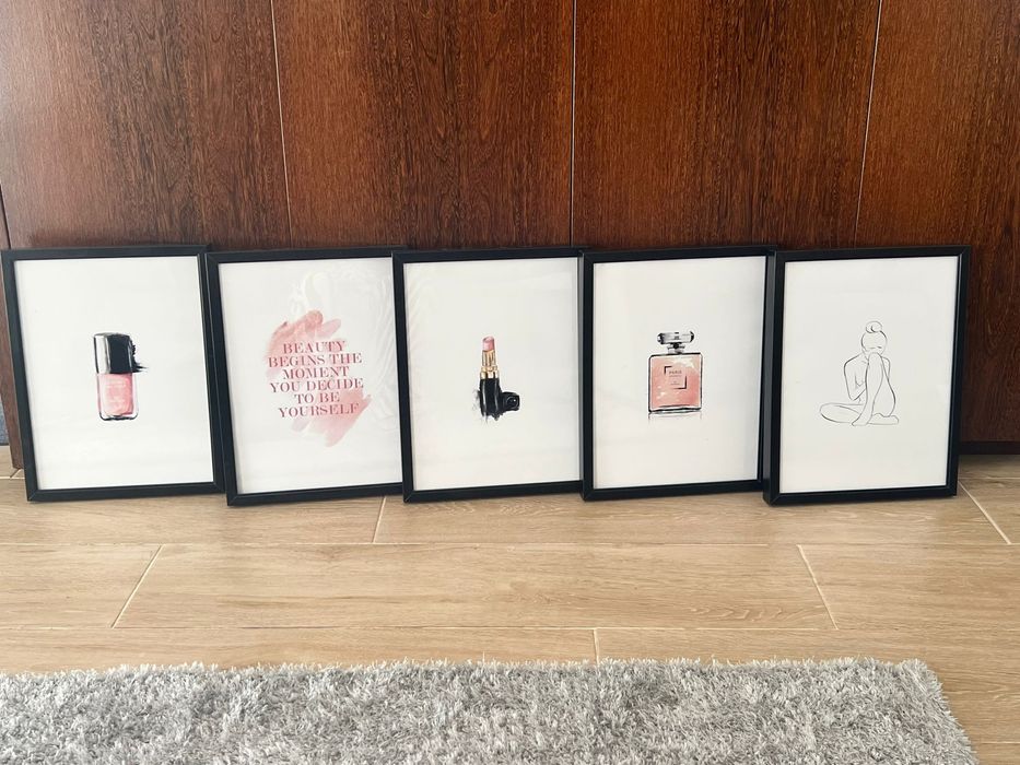 Quadros em madeira preta