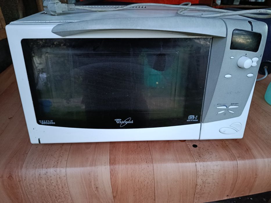 Мікрохвильова піч Whirlpool