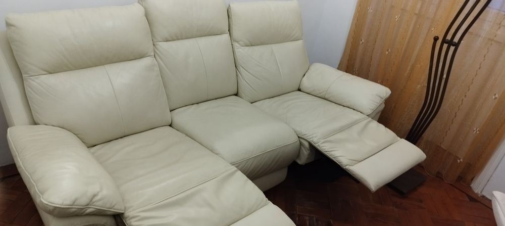 Sofá de pele três lugares relax
