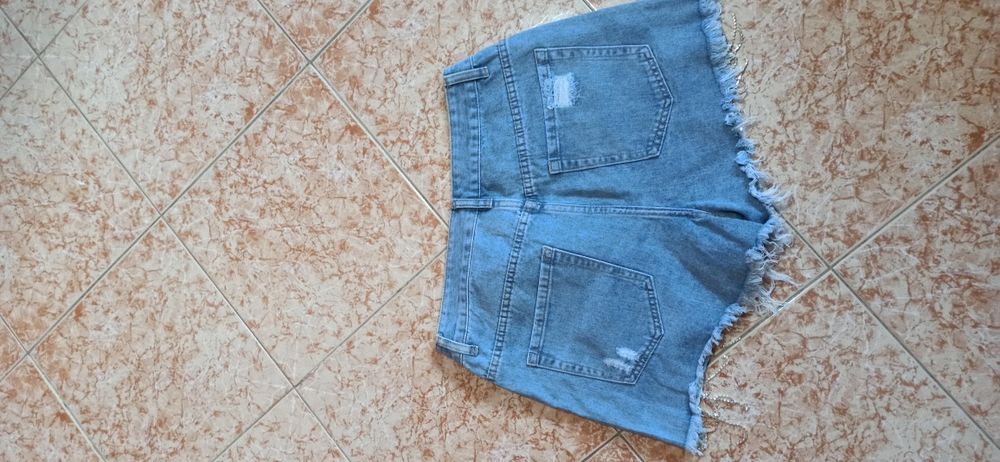 Calções com lantejoulas