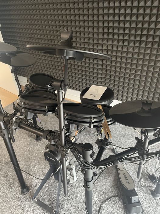 Bateria Alesis Nitro Mesh Kit