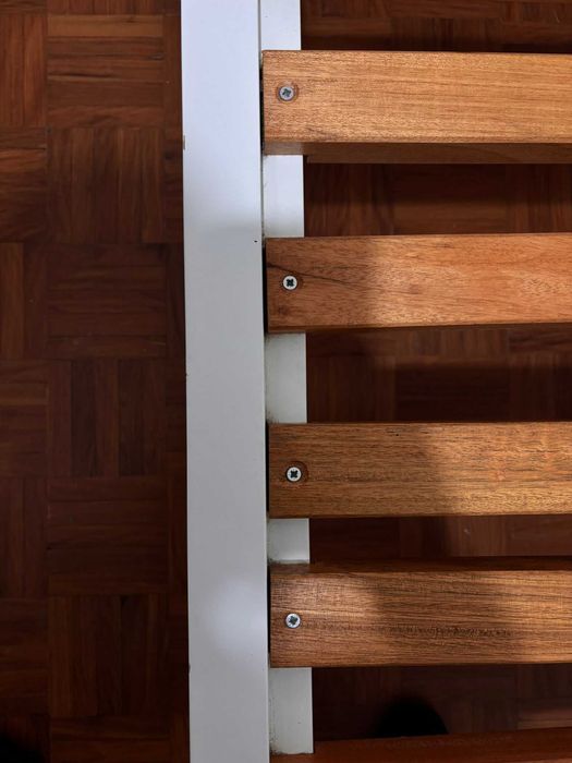 Cama em Madeira de Carpintaria