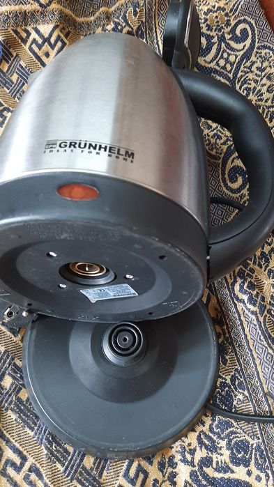 электро чайники из нержавейки и  Фирменный РOLARIS из Германии.