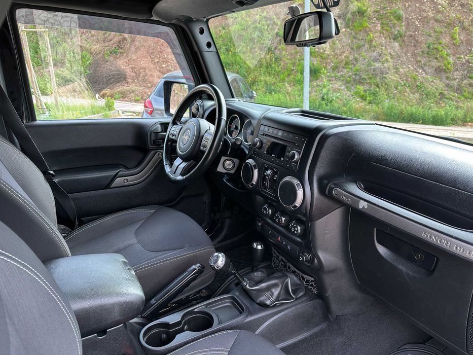 JEEP Wrangler Unlimited 2.8CRD Longo Manual Sahara
