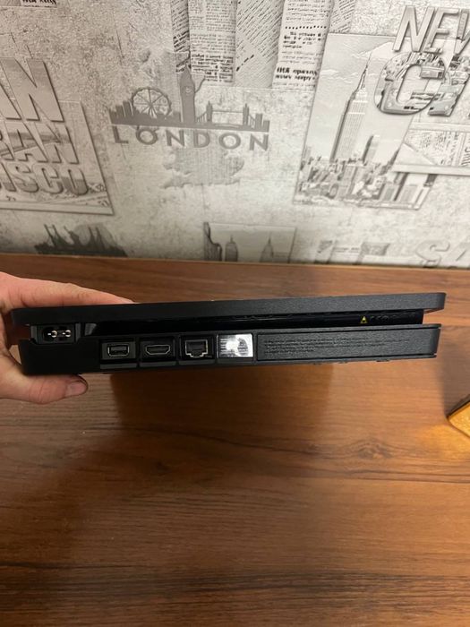 Приставка Sony PlayStation 4, на 1 тб