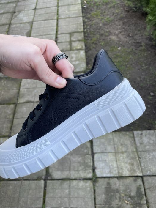 Нові кеди на платформі