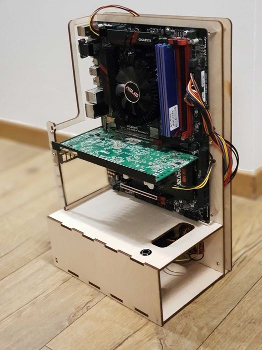 Otwarta obudowa PC - Wood Open PC