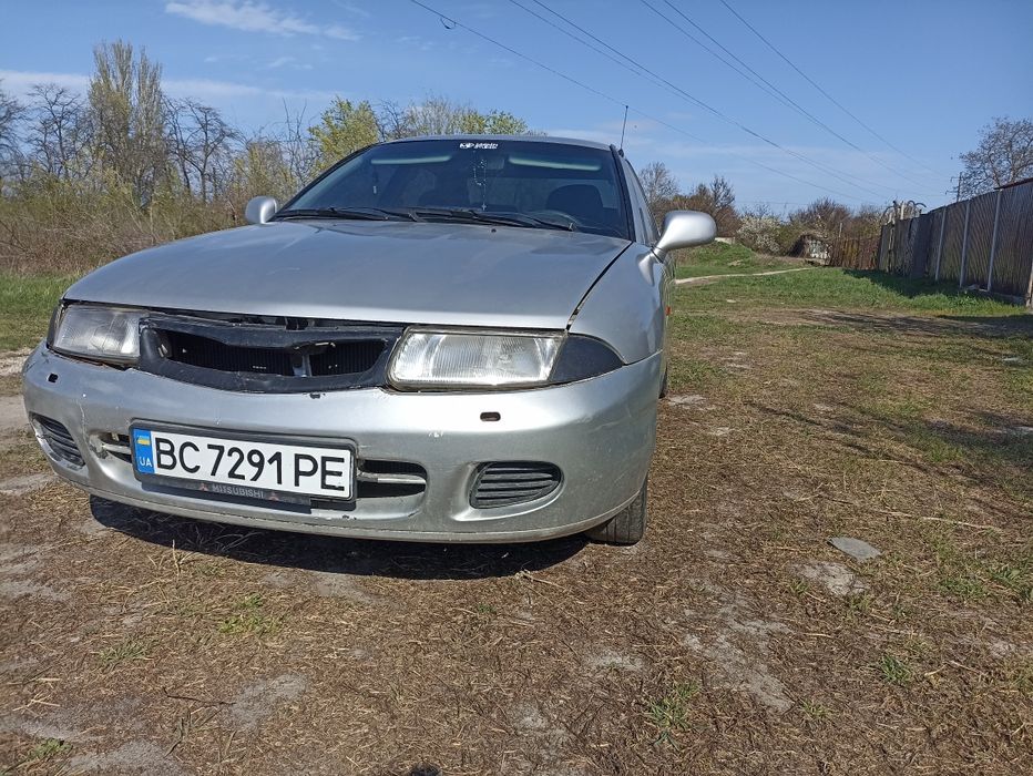 Продам Mitsubishi Charisma 1,6 бензин