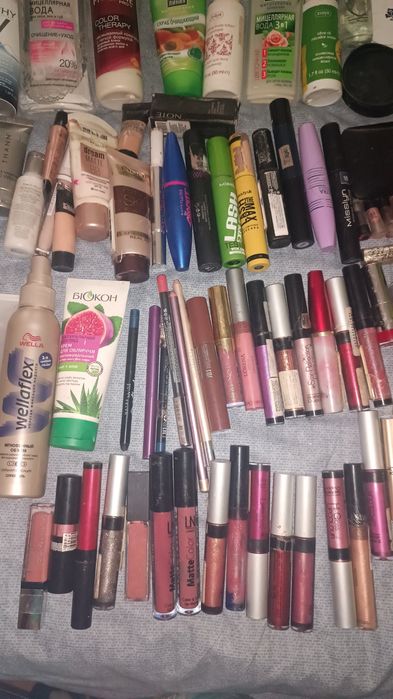 Косметика декоративная читайте описание!!!