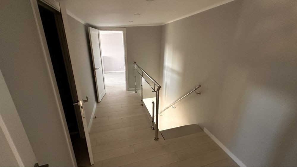 Дворівнева 3 кім квартира,Продається.