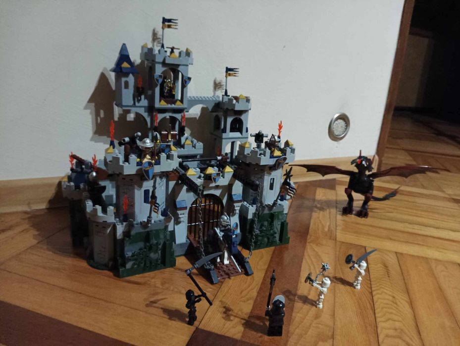 LEGO castle zamek 7094 smok rycerze kościotrupy