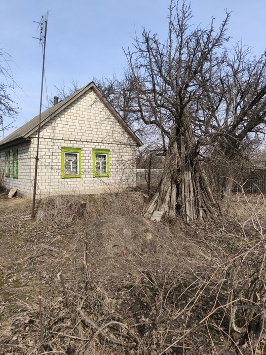 Ціну знижено.Продам малий будиночок,але з  гарним учас під будівництво