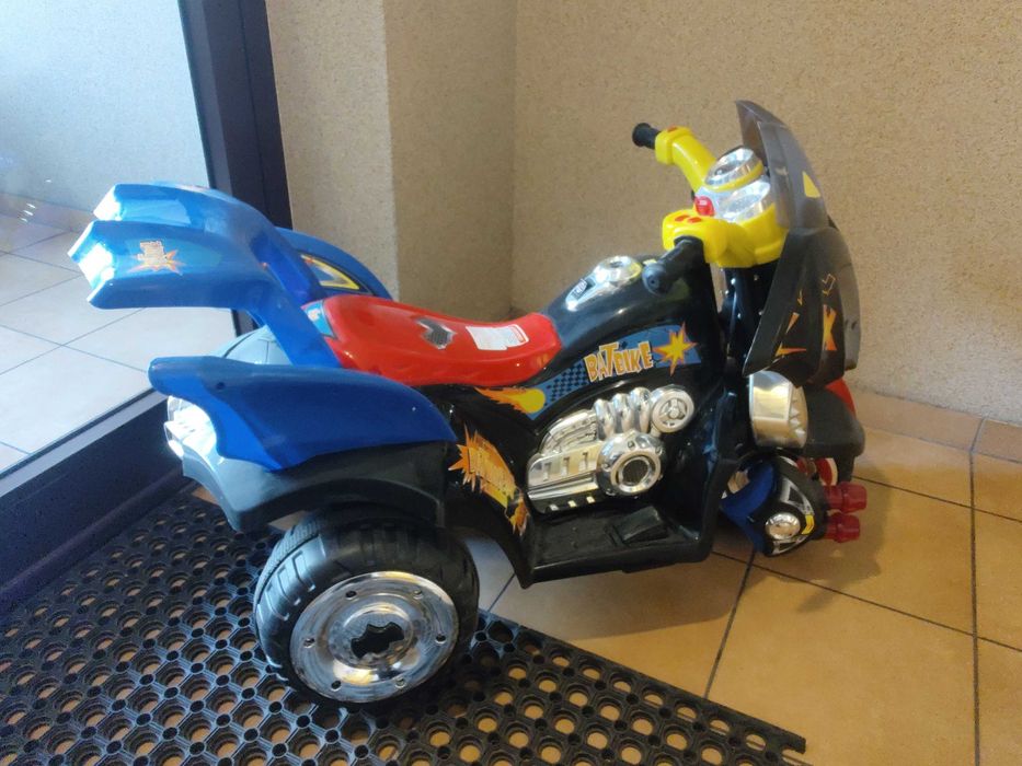 Skuter dziecięcy Batmobil