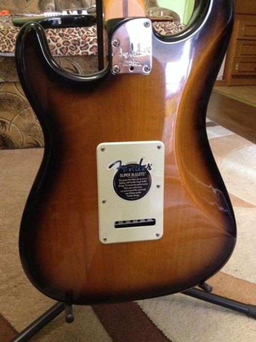 Продам Fender American Deluxe v-neck 2004 г