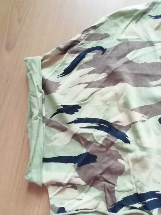 Top Bershka camuflado