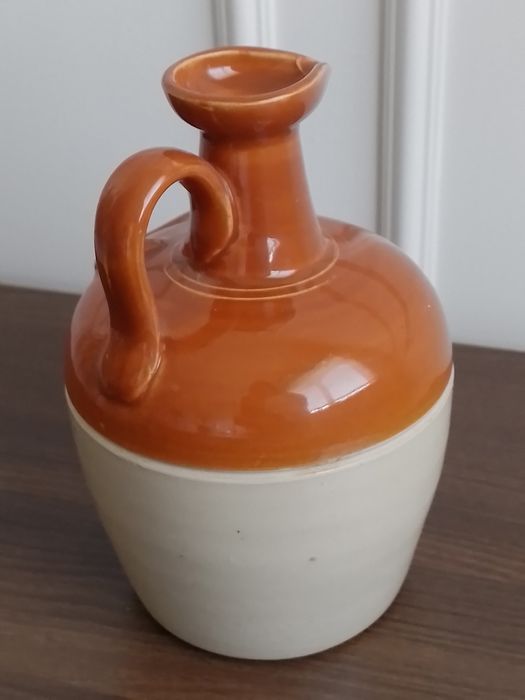 Antiguidade Garrafa cerâmica Whisky Monks antiga.