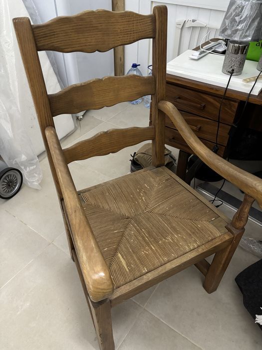 Cadeirão em madeira maciça