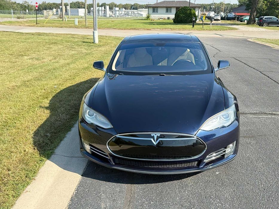Tesla Model S Performance      2013
