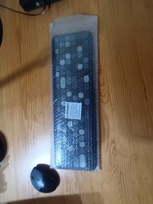 Teclado e rato wireless. Novo