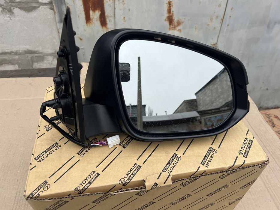 Дзеркало праве Toyota Hilux 87910-0K842: 4 500 грн. - Двери