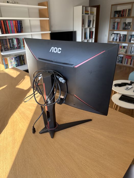 Monitor Gaming Curvo AOC C27G1 (27'' - 1 ms - 144 Hz - AMD FreeSync)