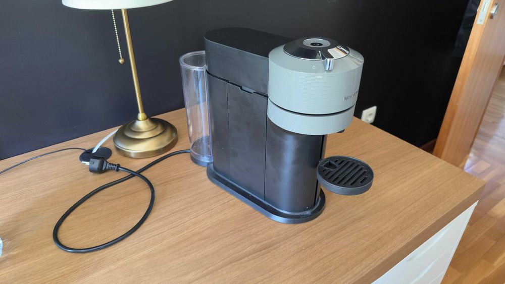 Pack Nespresso Completo – Máquina + Aeroccino + 257 cafés + suporte