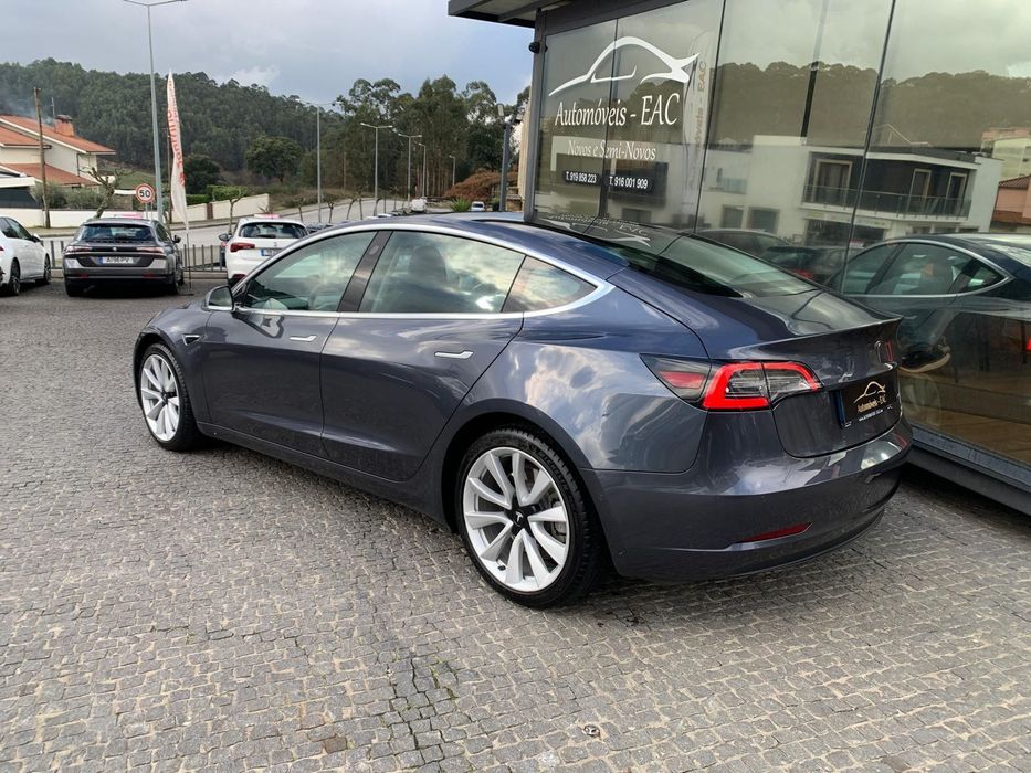 Tesla Model 3522608689252945927