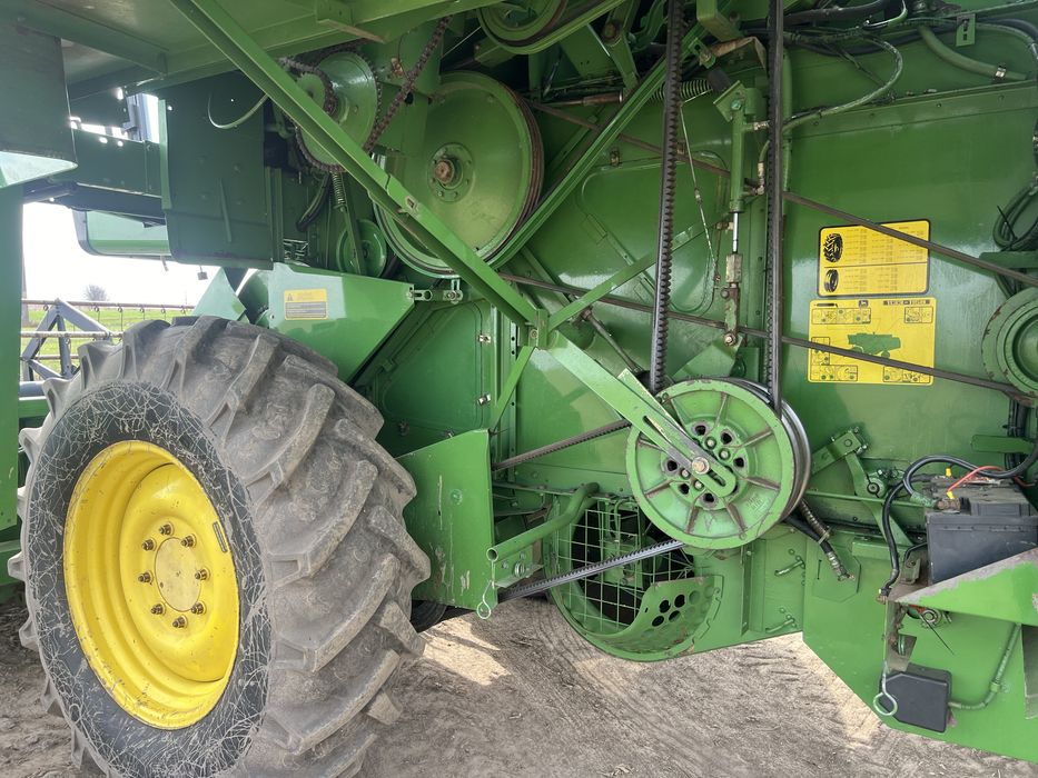 Свіжопривезений комбайн JOHN DEERE 1157 жатка Шумахер