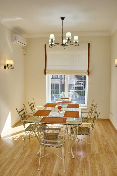 Продается дом на берегу моря, в курортном районе Коблево.