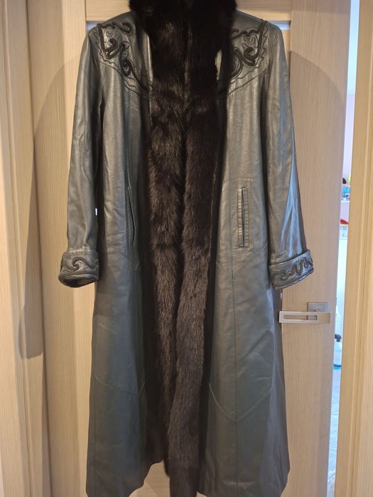 Skórany płaszcz damski