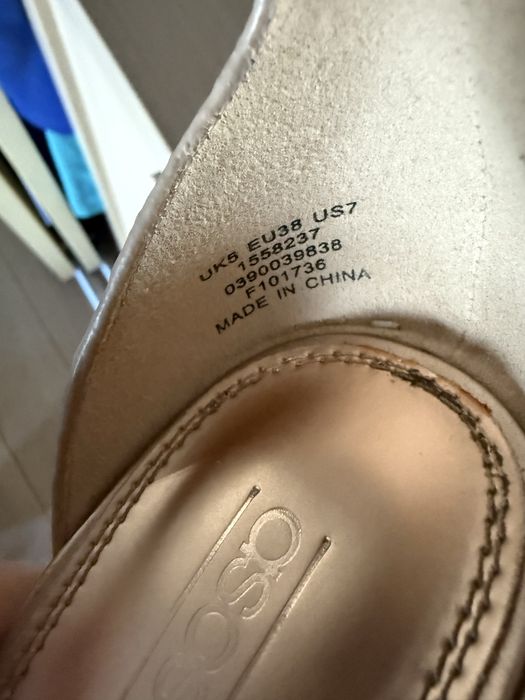 Босоніжки Asos на високих підборах