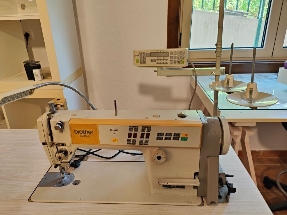 Máquina de costura industrial