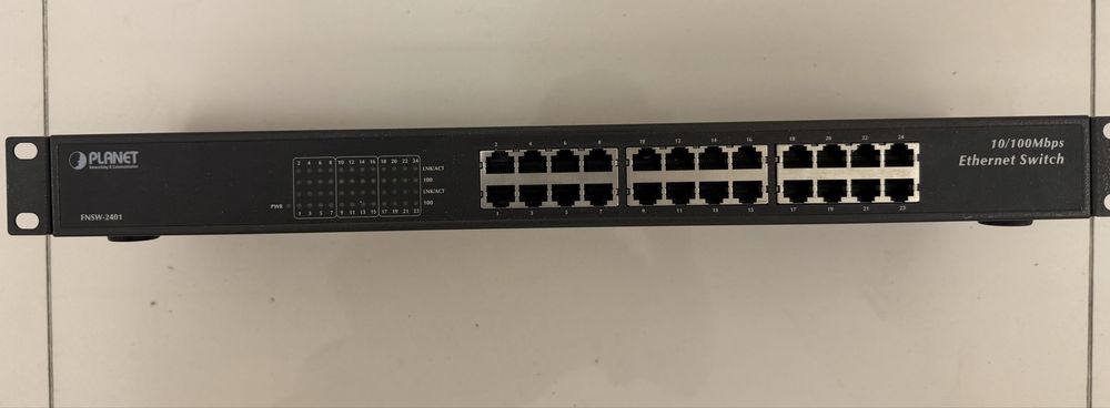 Комутатор некерований Planet FNSW-2401