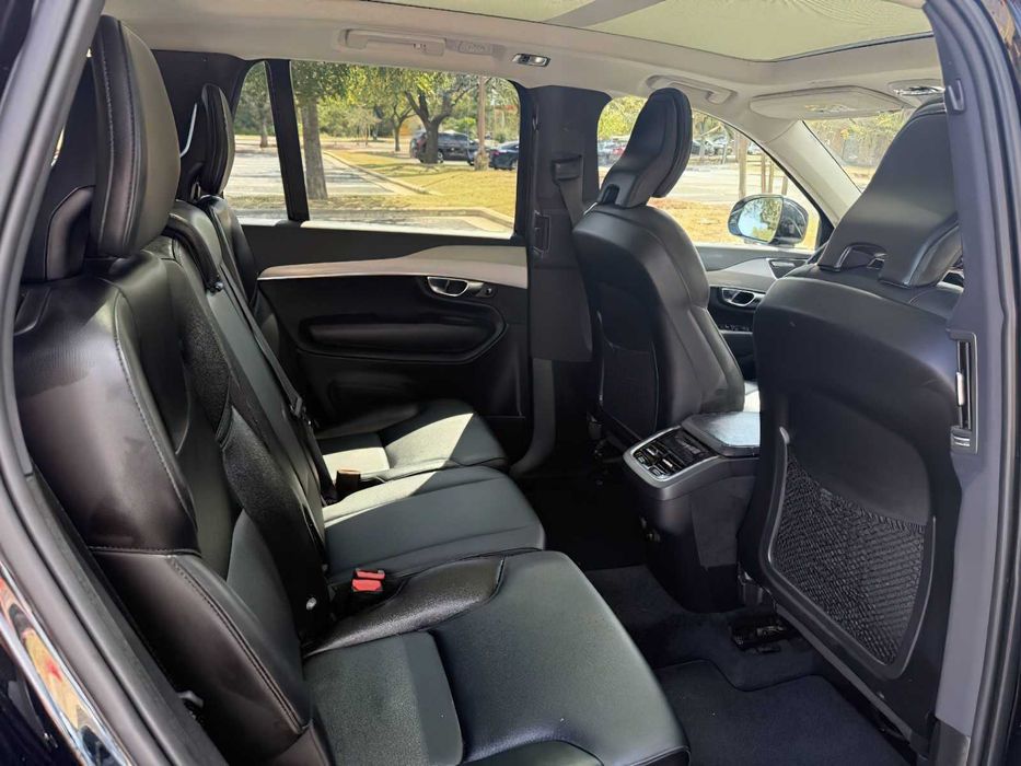 Volvo XC90 B5      2022