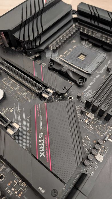 Ram DDR4 32GB plus płyta główna Asus B550-XE