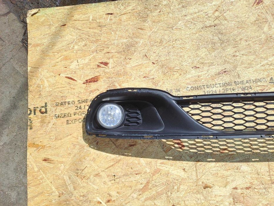 Atrapa Dodge Grand Caravan zderzak 11-20r RT grill oryginał