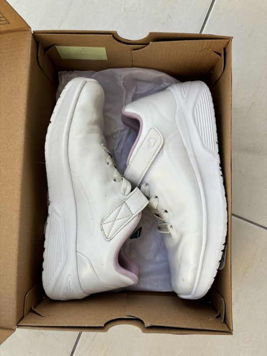 Buty sportowe Skechers rozm 34 jak nowe