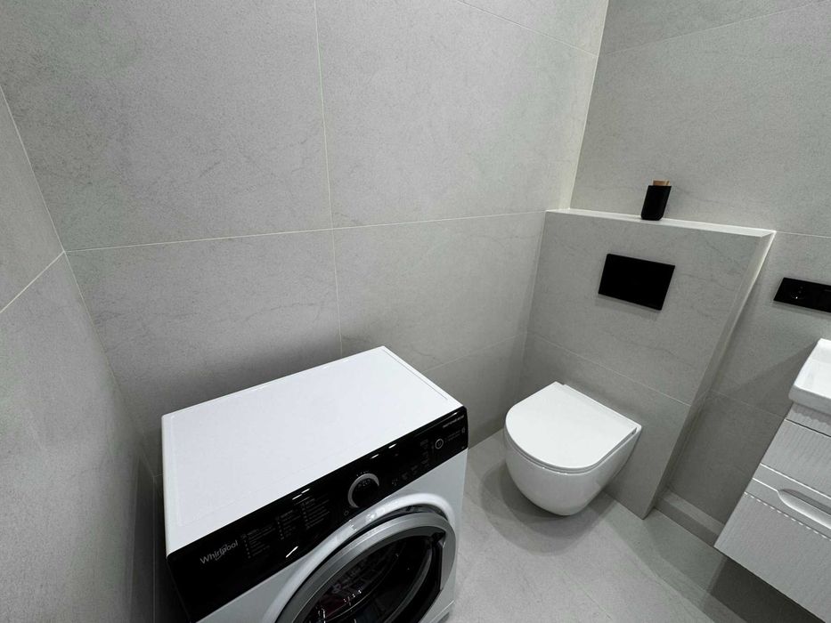 Однокімнатна квартира з дизайнерським ремонтом у центрі міста