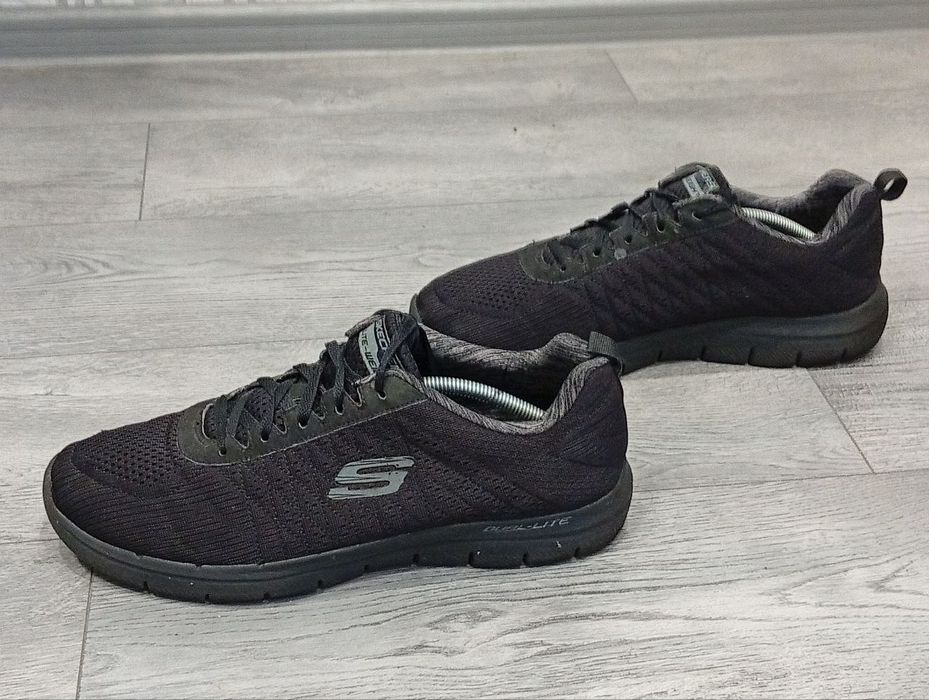 Оригінальні кросівки Skechers Lite-Weight