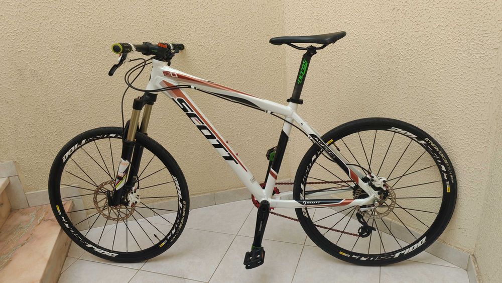 Scott roda 26 com Mavic e suspensão a ar