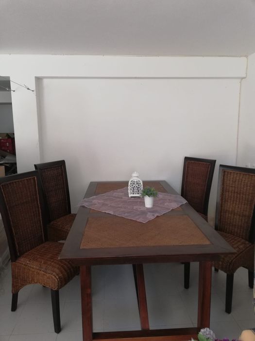 Mesa sala e cadeiras rusticas