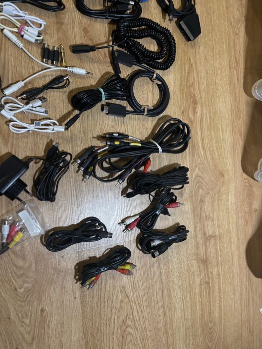 Zestaw kabli plus antena telewizyjna