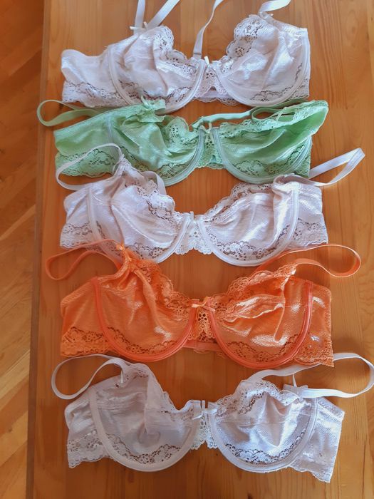 Nowe ,koronkowe cieniutkie  chińskie biustonosze ,pakiet