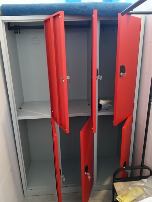 Cacifos de 6 portas com chaves em metal