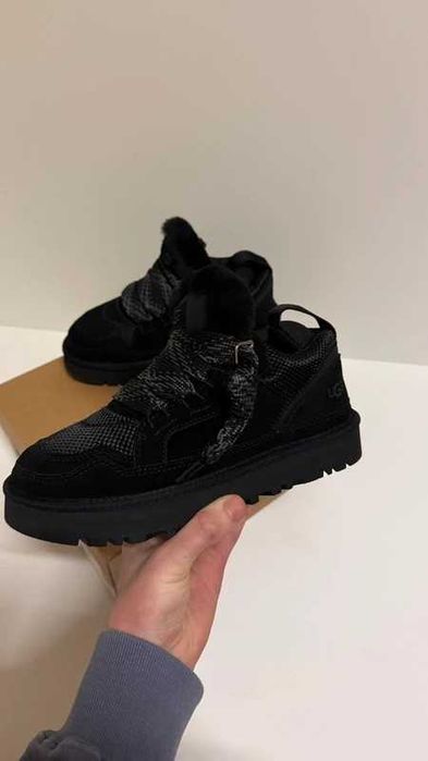 UGG Lowmel Black R.38