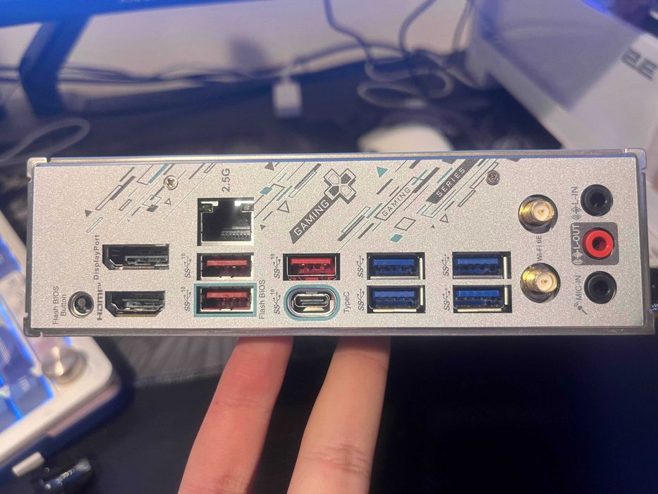 Płyta główna MSI B650M GAMING PLUS WIFI z uszkodzonym socket