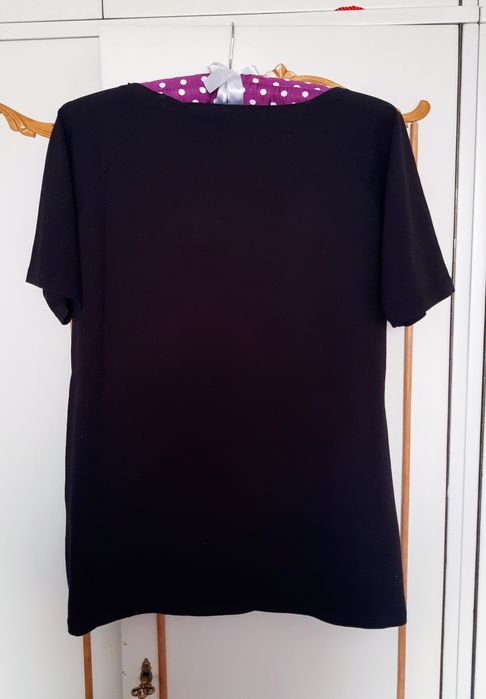 Czarna bluzka t-shirt z ustami cekiny